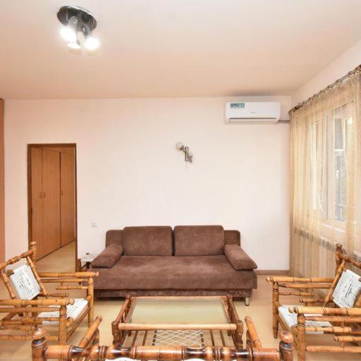 Rent Inn Yerevan On Sakharov Square Экстерьер фото
