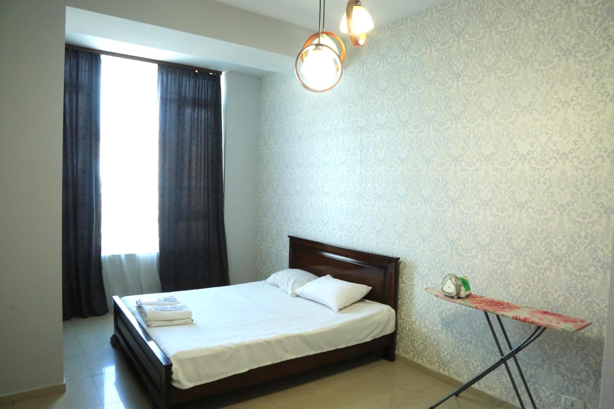 Rent Inn Yerevan On Sakharov Square Экстерьер фото