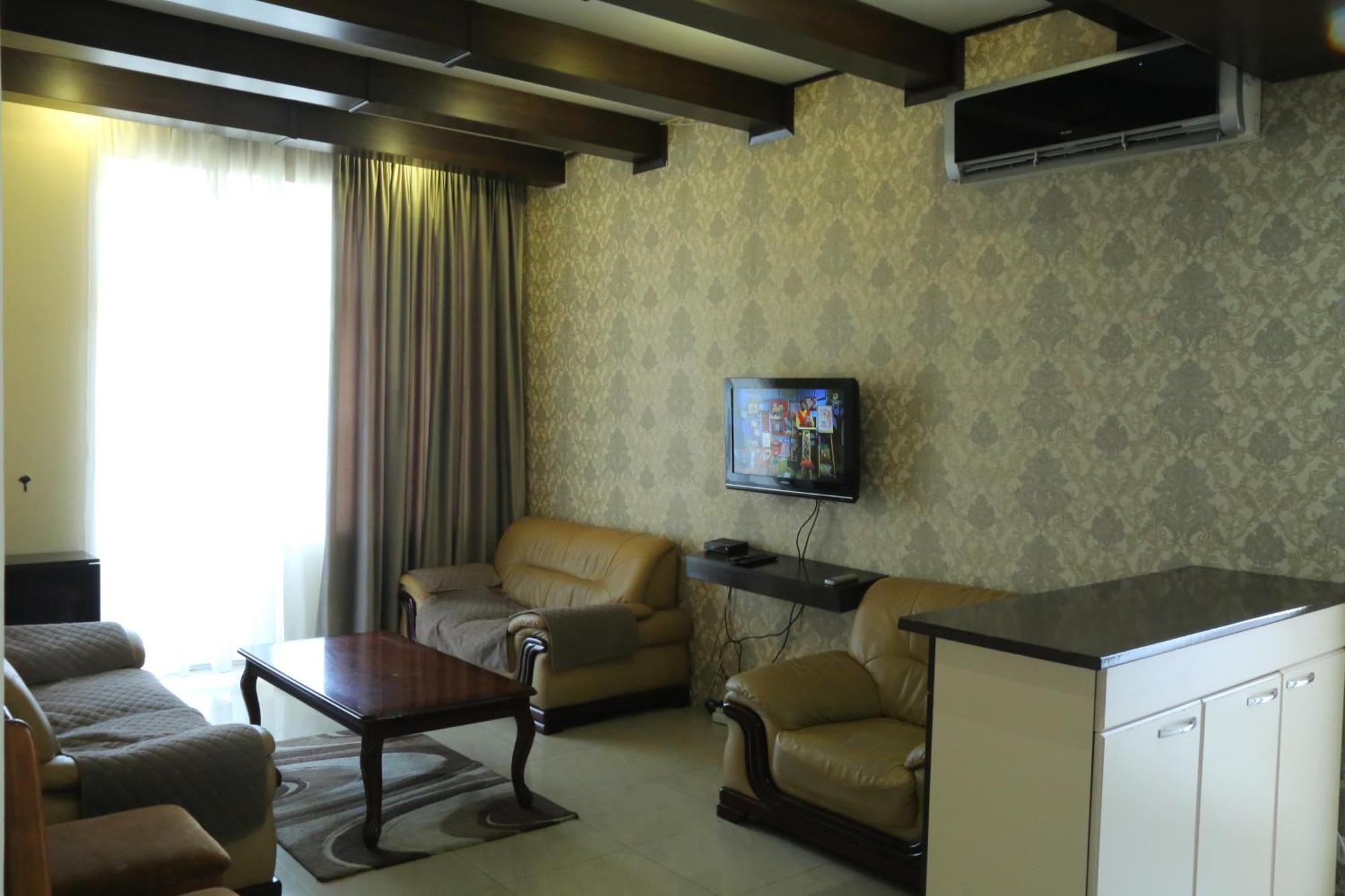 Rent Inn Yerevan On Sakharov Square Экстерьер фото