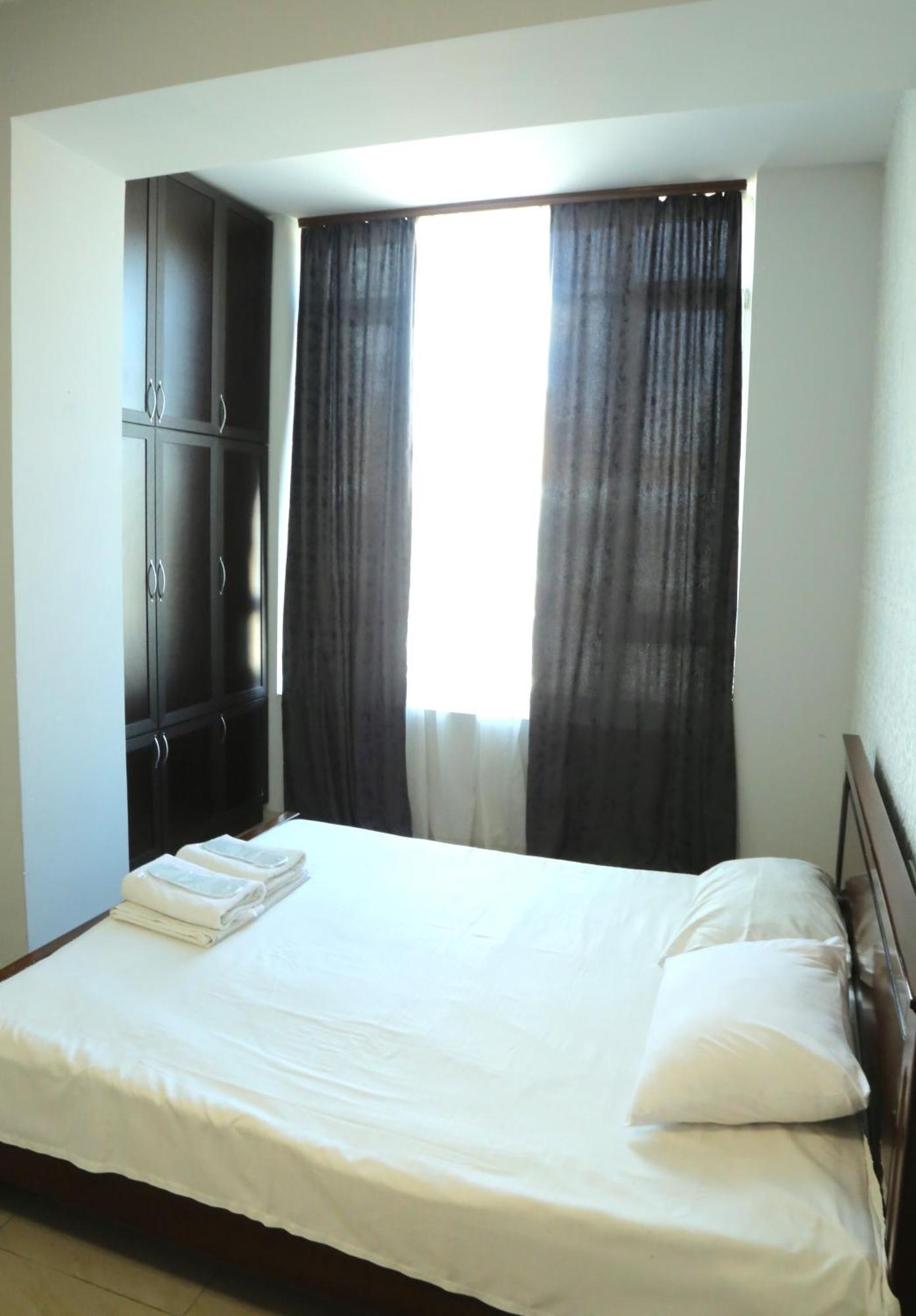 Rent Inn Yerevan On Sakharov Square Экстерьер фото
