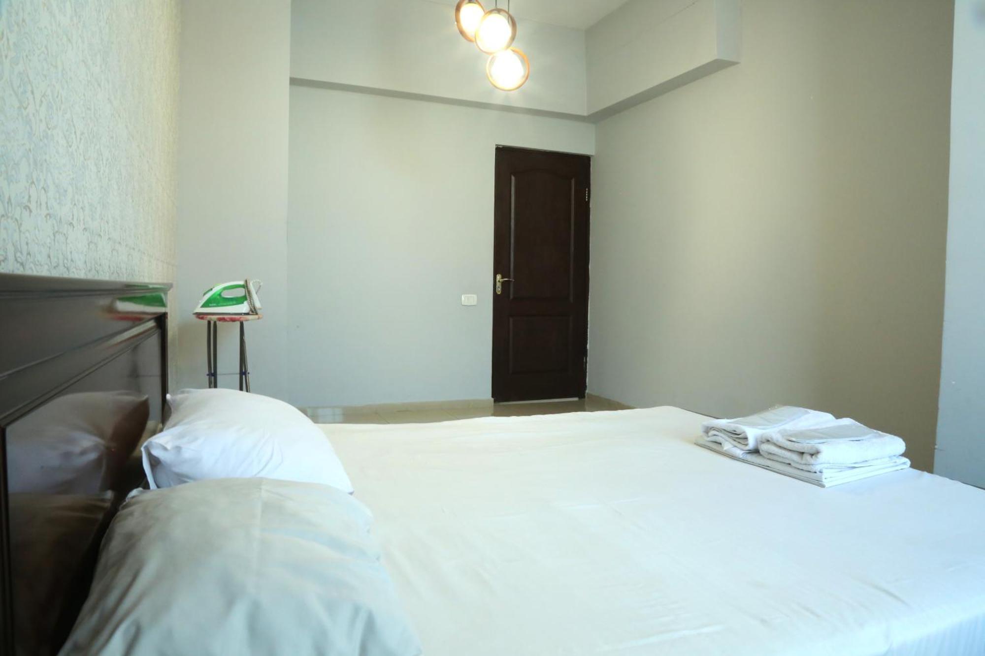 Rent Inn Yerevan On Sakharov Square Экстерьер фото