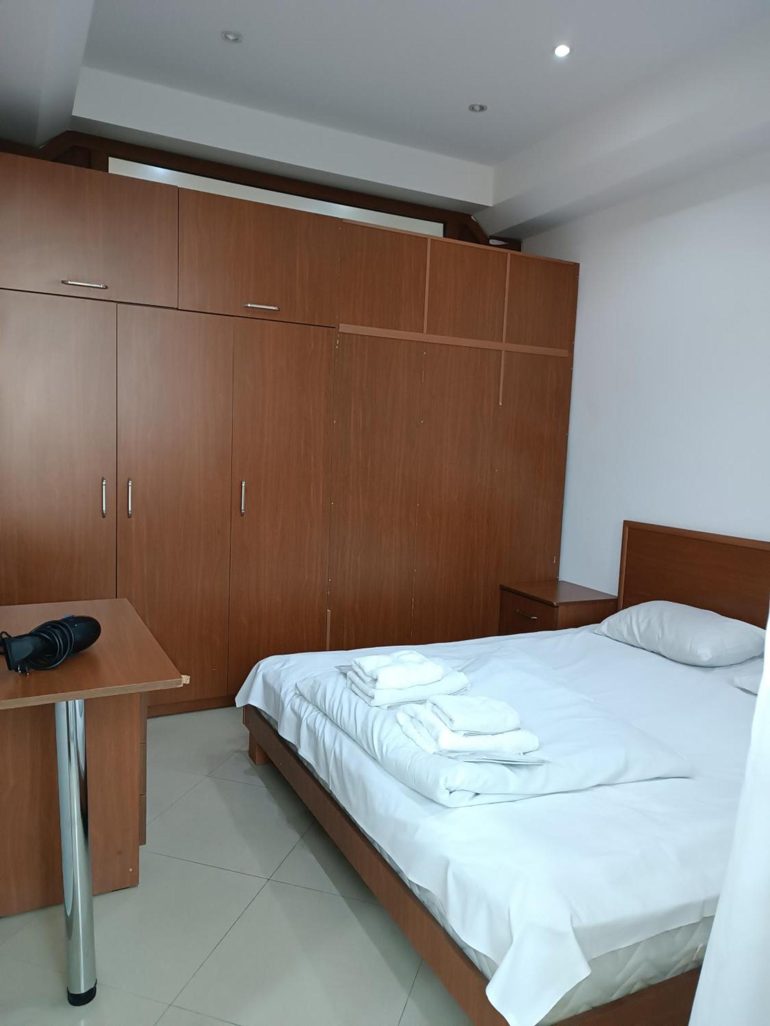 Rent Inn Yerevan On Sakharov Square Экстерьер фото