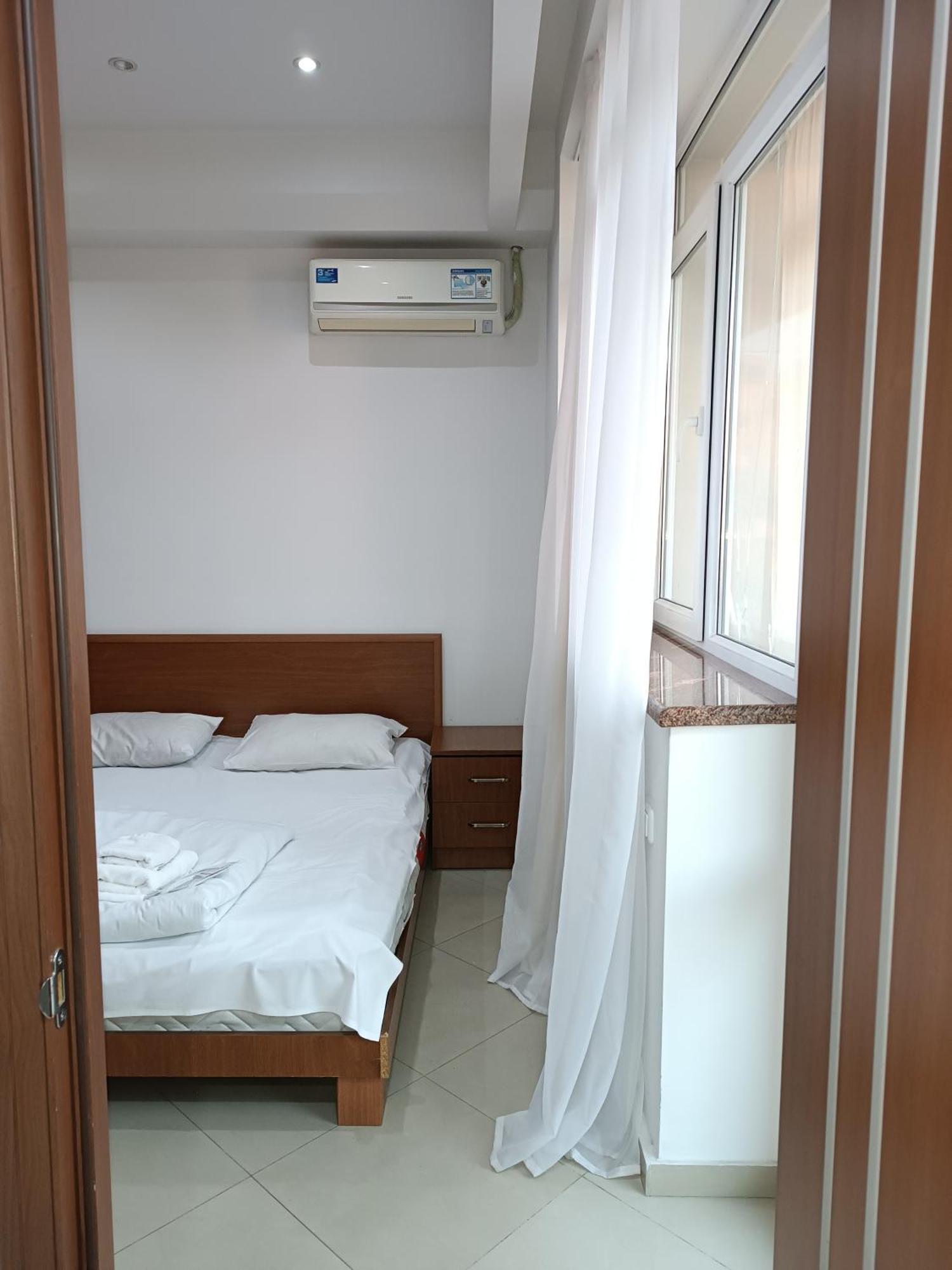 Rent Inn Yerevan On Sakharov Square Экстерьер фото
