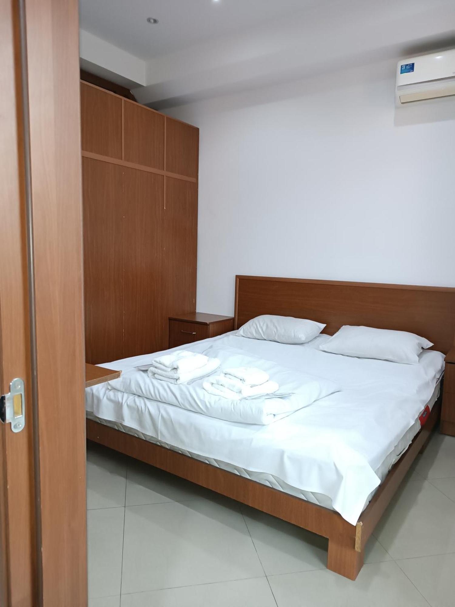 Rent Inn Yerevan On Sakharov Square Экстерьер фото