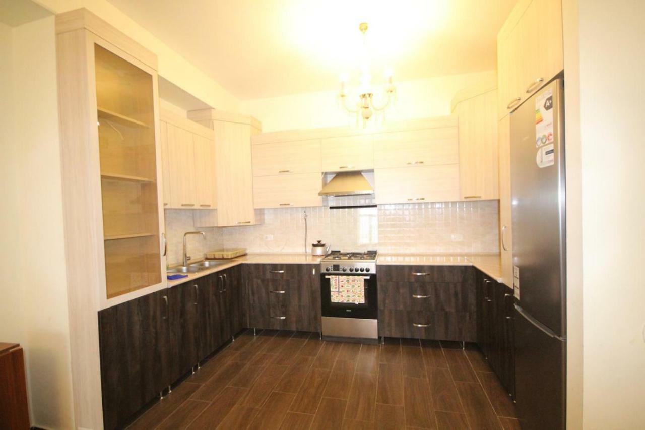 Rent Inn Yerevan On Sakharov Square Экстерьер фото