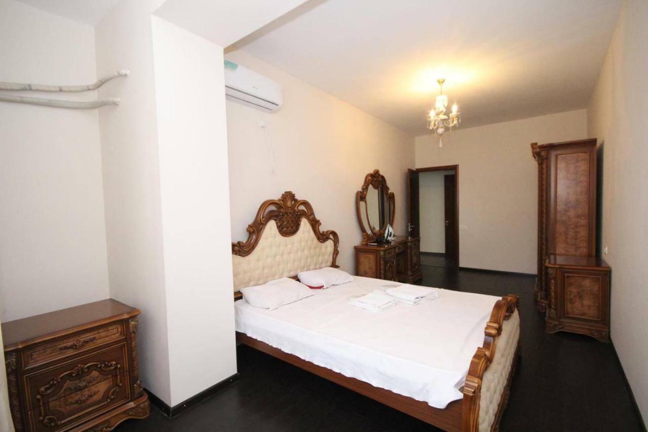 Rent Inn Yerevan On Sakharov Square Экстерьер фото